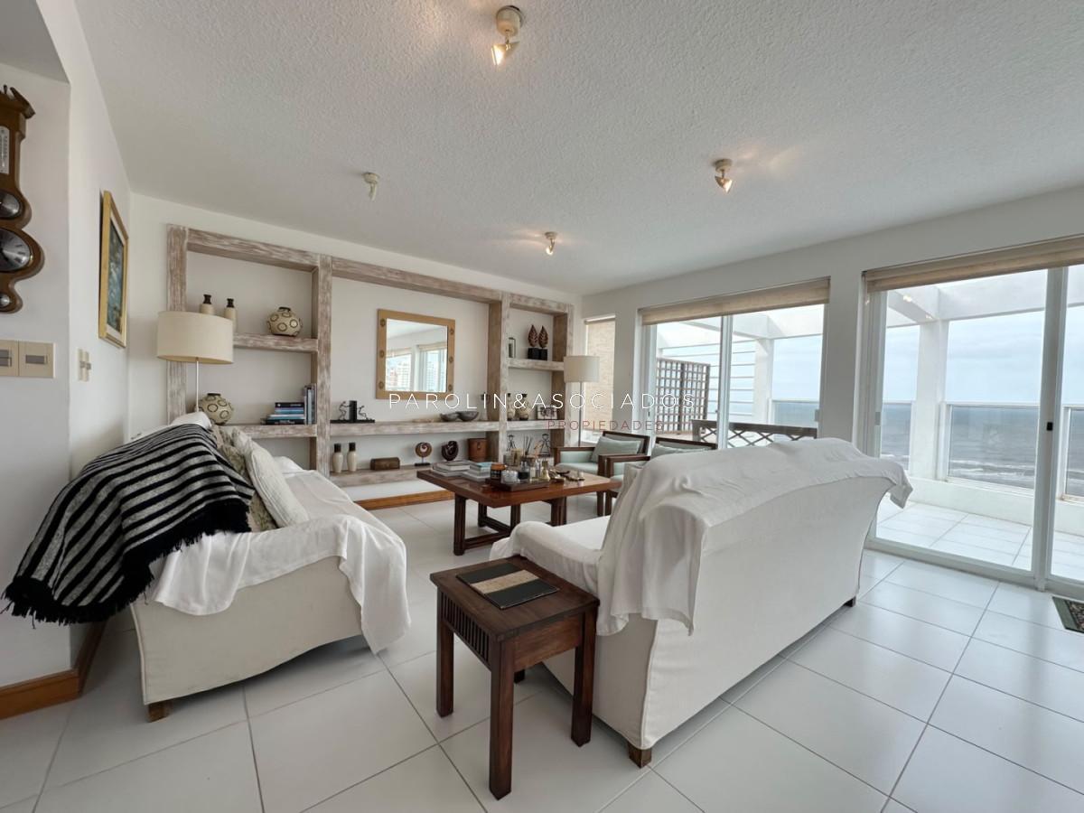 Foto de Oportunidad Pent House en primera linea playa brava con parrillero, imagen 2