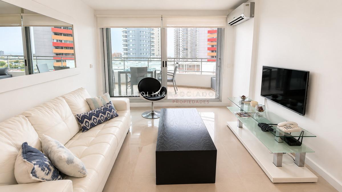 Foto de Apartamento 2 dormitorios en venta y alquiler Playa Mansa Punta del Este, imagen 1