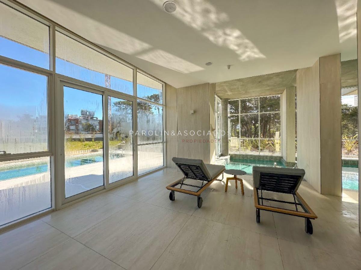 Foto de Departamento de 1 dormitorio y medio en edificio View ll, Punta del Este, imagen 2