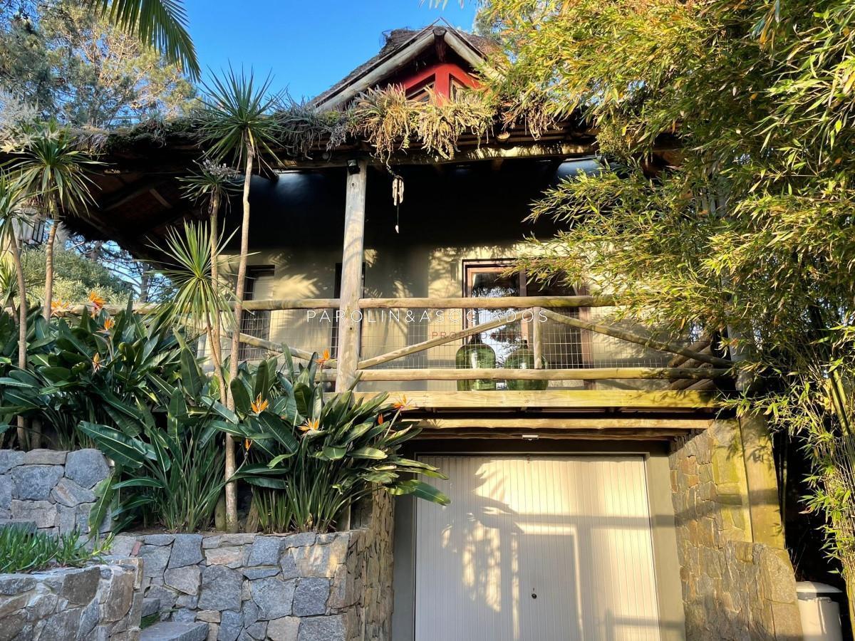 Foto de CASA DE 2 DORMITOTIORIOS EN MONTOYA LA BARRA PUNTA DEL ESTE, imagen 1