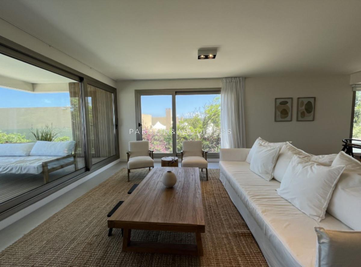 Foto de Venta apartamento 4 dormitorios y dependencia de servicio en frente al, imagen 2