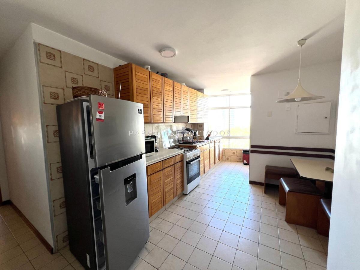 Foto de apartamento en venta zona shopping punta, 2 dormitorios y dependencia, imagen 3