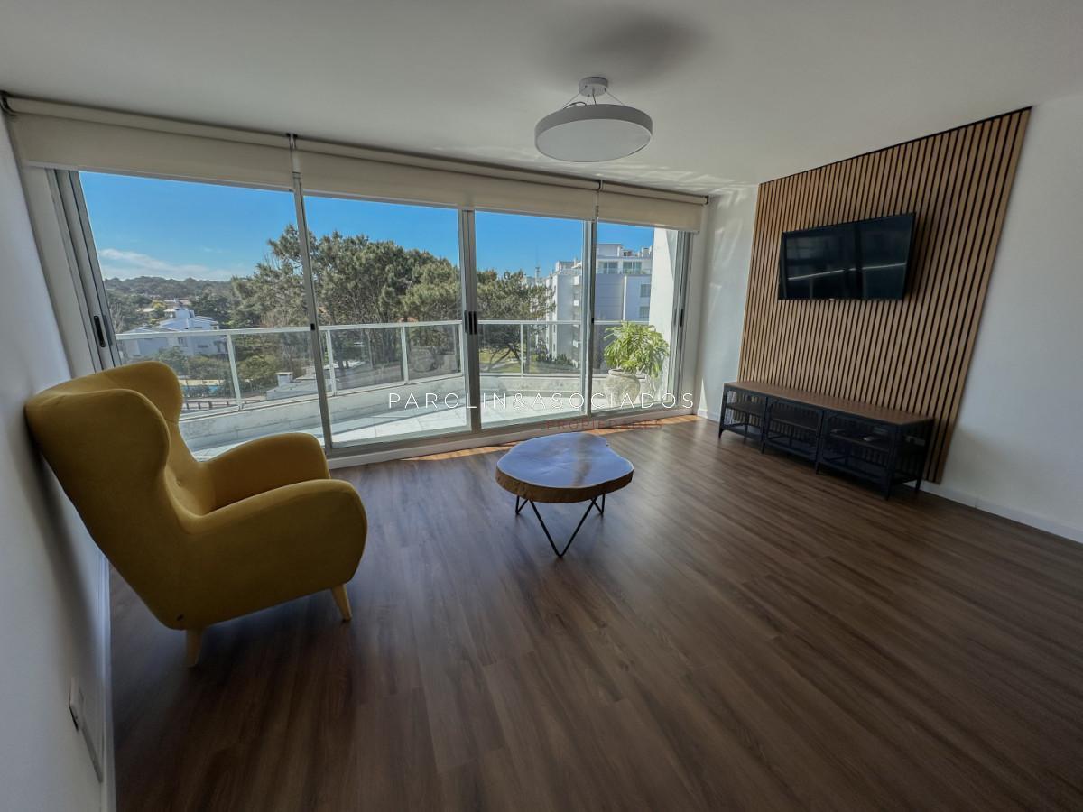 Foto de Exclusivo Pent-House en venta de 2 dormitorios en playa Mansa, Punta, imagen 3