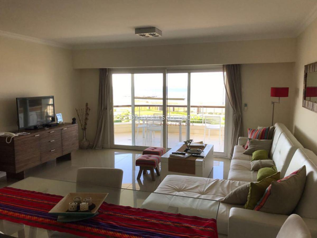 Foto de Comodo e iluminado departamento en venta de 2 dormitorios con preciosa, imagen 3
