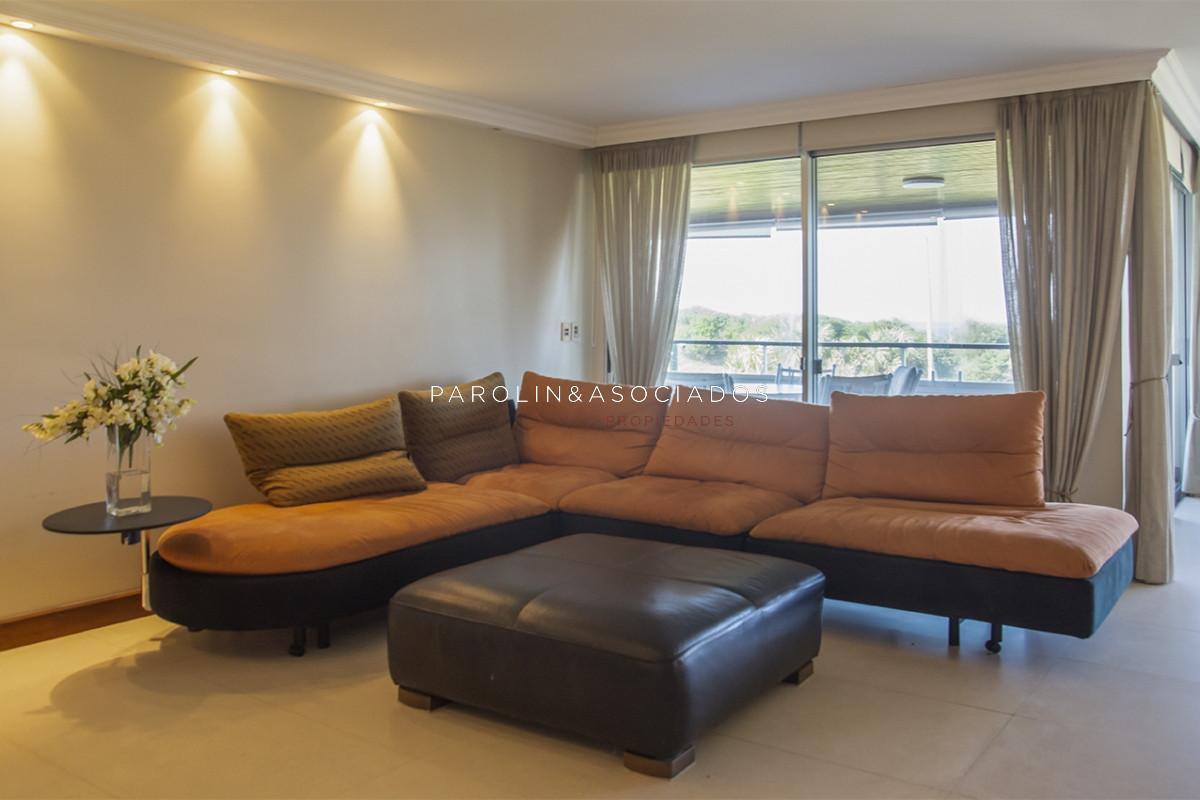 Foto de Apartamento de 4 dormitorios en Punta del Este frente al mar en Playa, imagen 1
