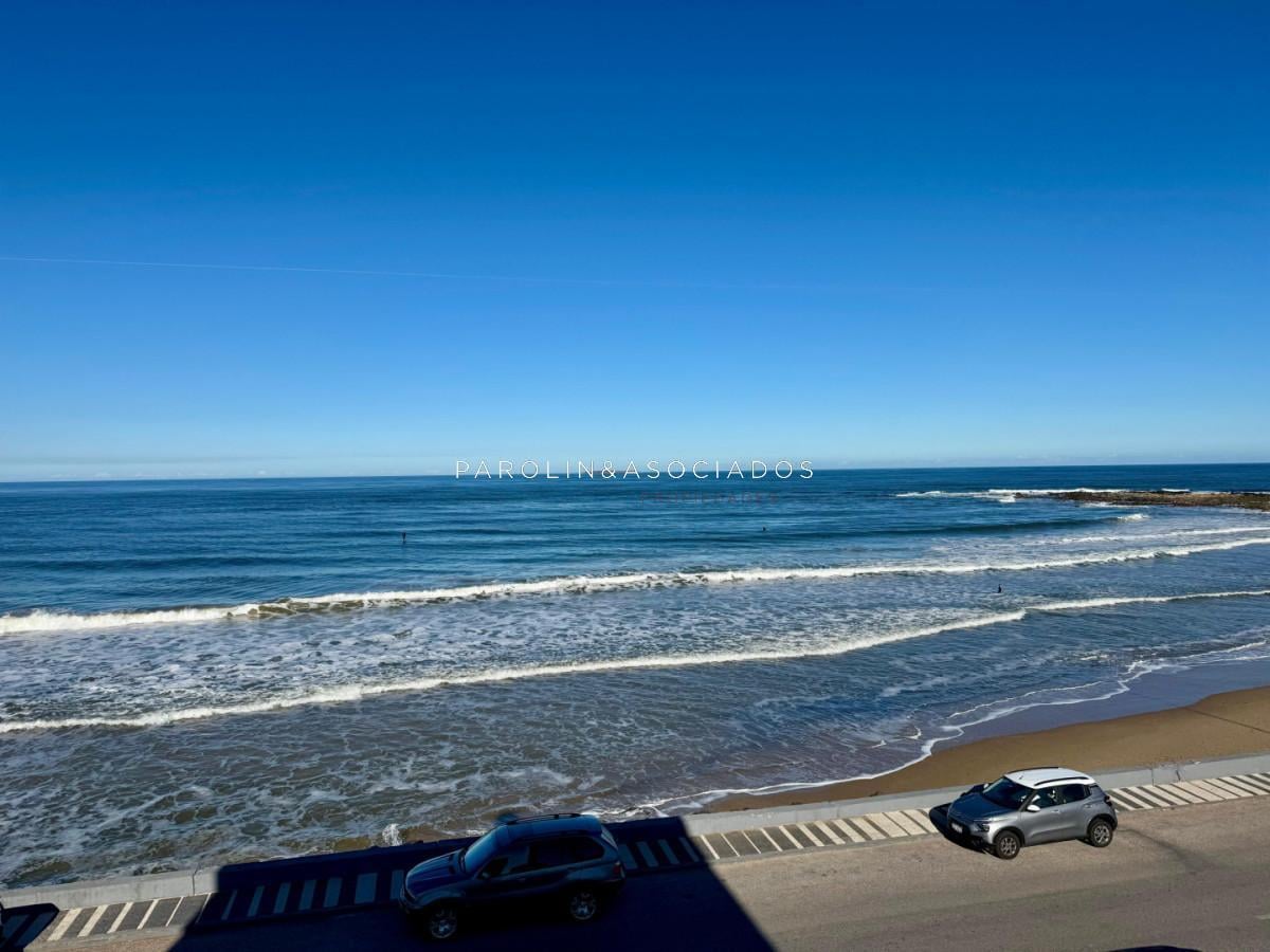 Foto de Excelente apatamento en venta en playa emir, imagen 1