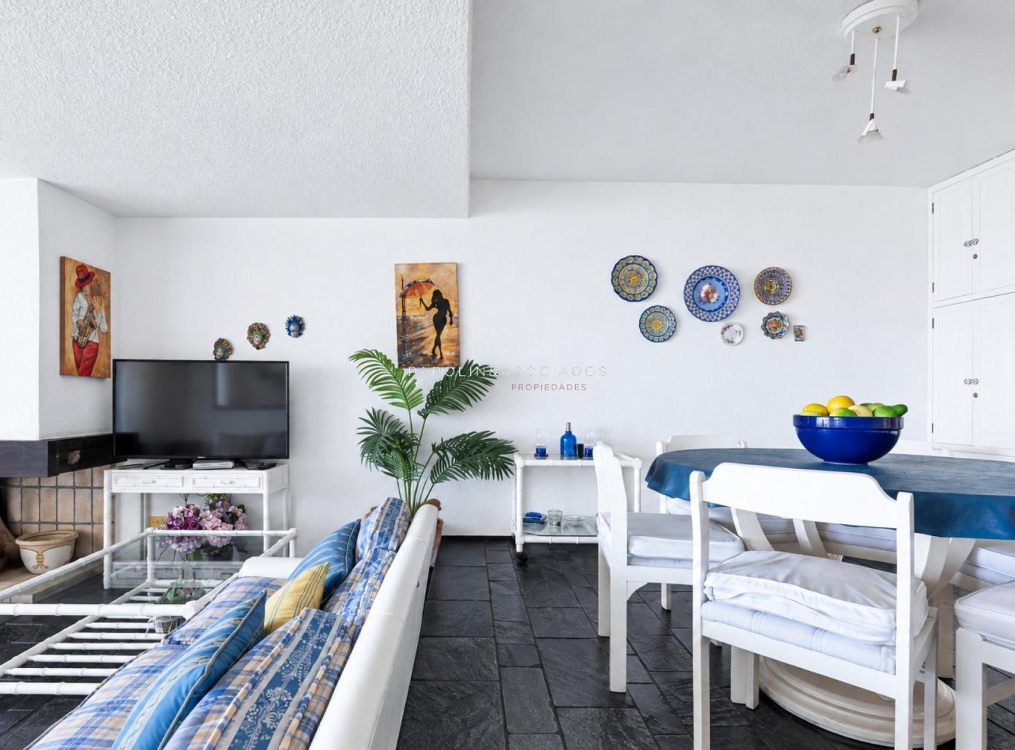 Foto de Venta de apartamento, 3 dormitorios, primera linea playa mansa, imagen 4