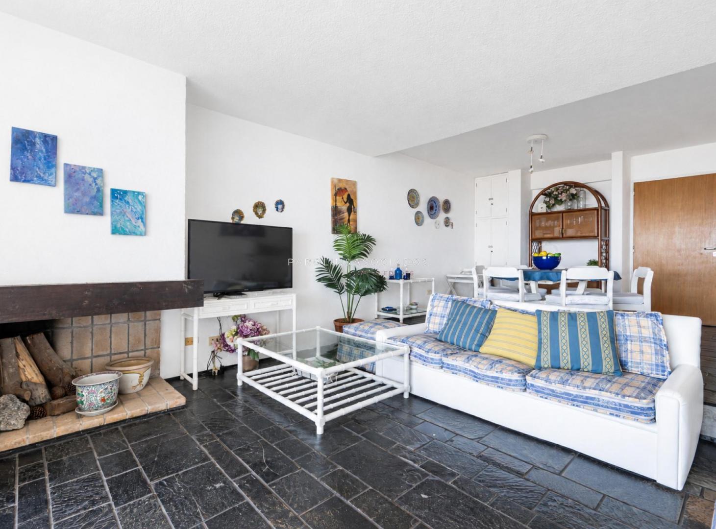 Foto de Venta de apartamento, 3 dormitorios, primera linea playa mansa, imagen 5