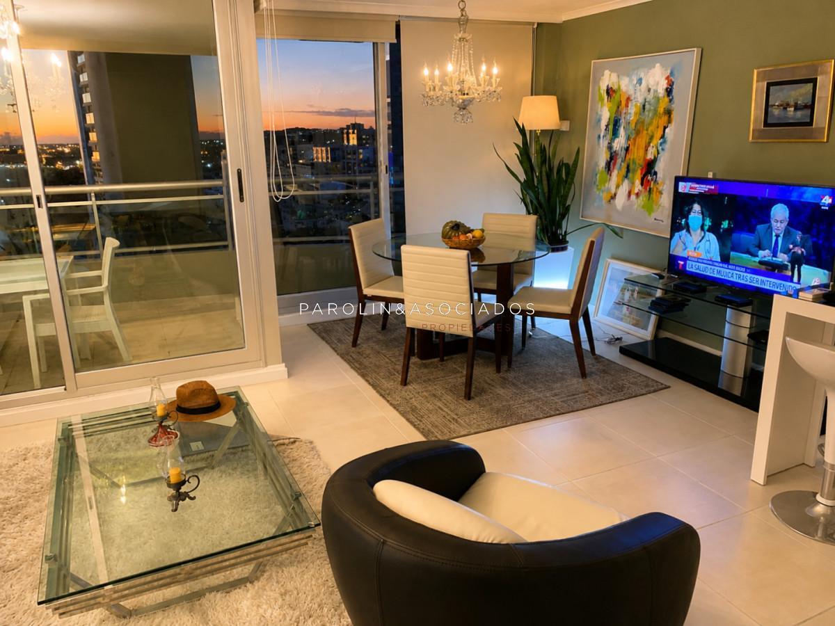 Foto de Penthouse Exclusivo en Zona Premium: Amplio Living Comedor, 2 Baños, imagen 3