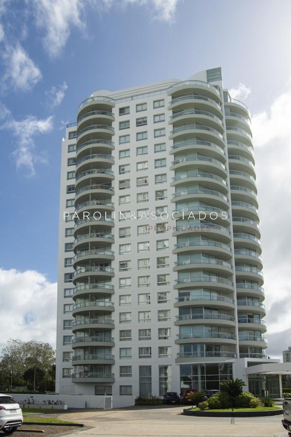 Foto de Penthouse Exclusivo en Zona Premium: Amplio Living Comedor, 2 Baños, imagen 4