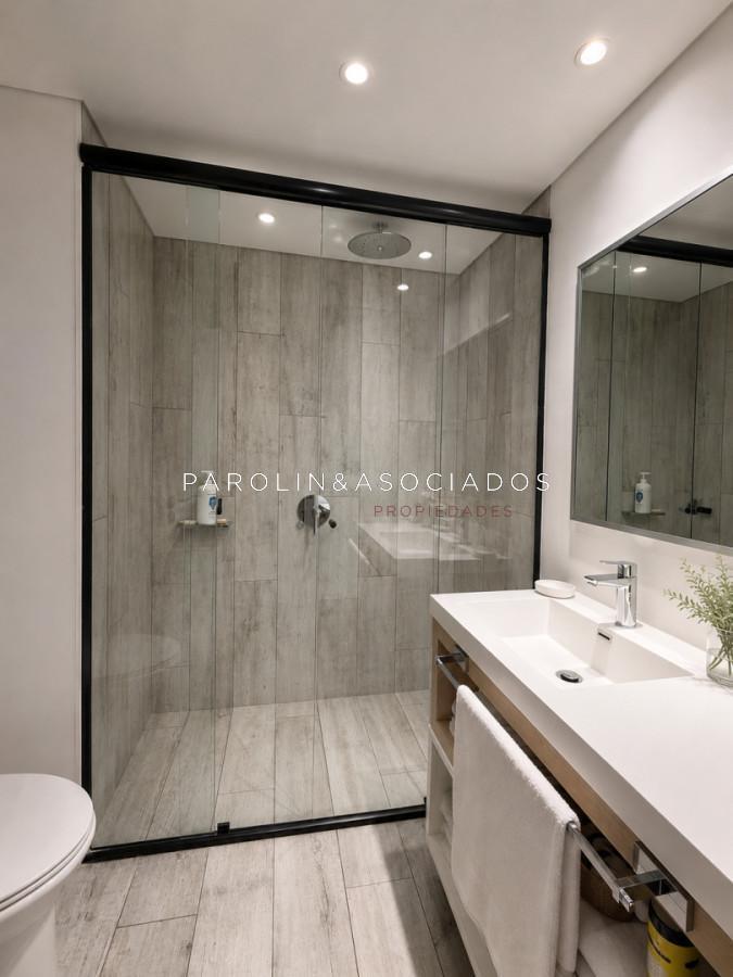 Foto de Elegante apartamento en Surfside, 2 suites y dem, imagen 4