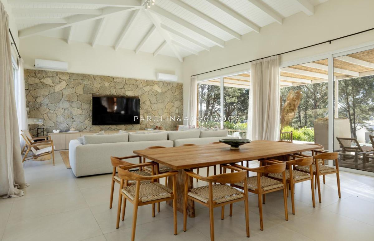 Foto de Casa en Venta de 4 Dormitorios + dependencia en Laguna Escondida, imagen 5