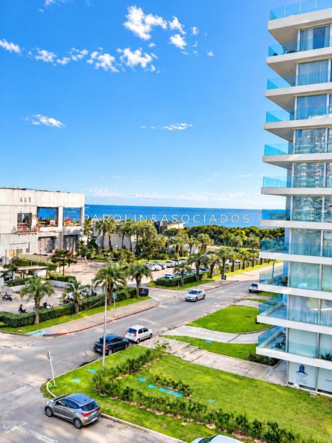 Foto de Departamento en venta en Torre Seasons Tower, Oportunidad en Punta del, imagen 1
