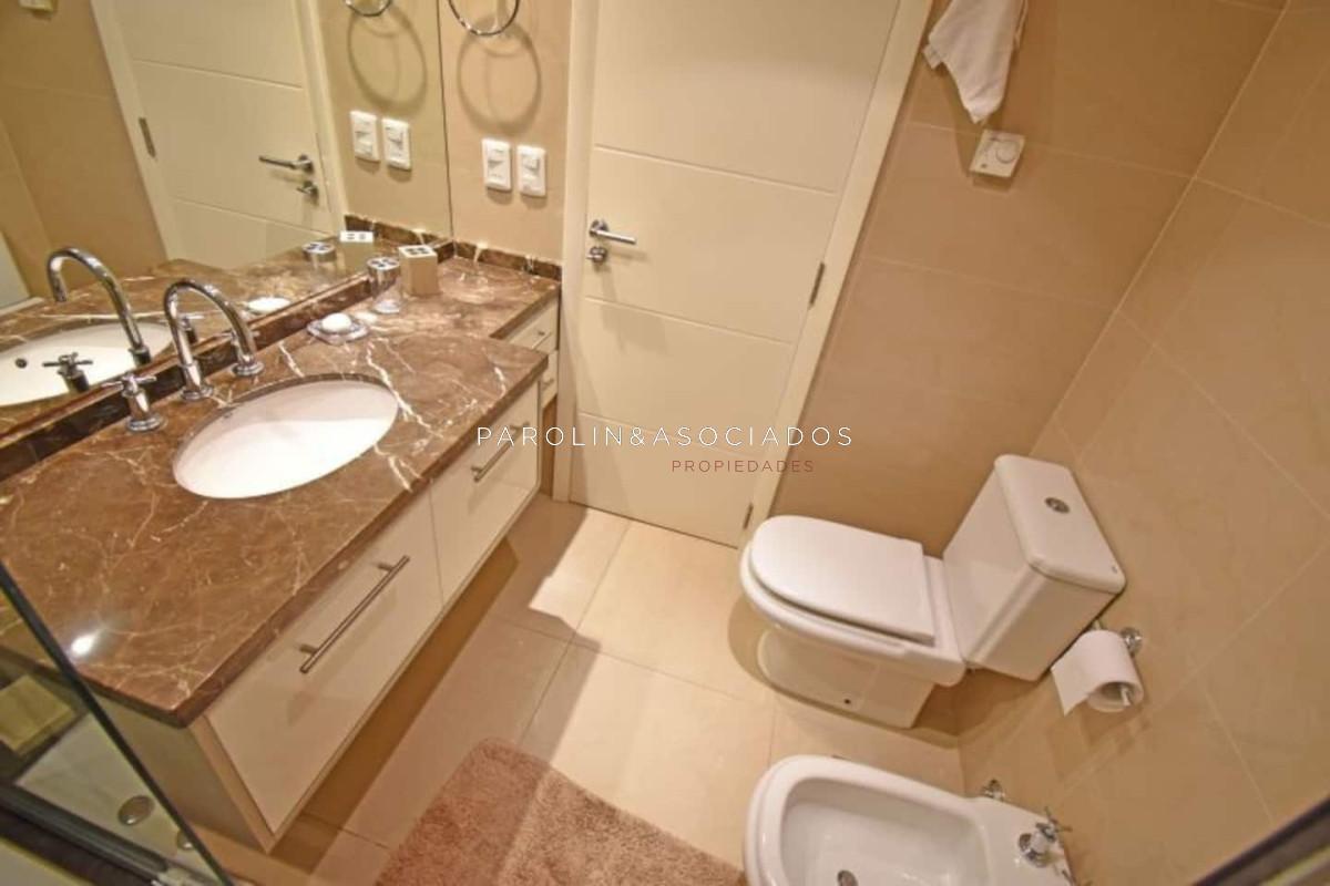 Foto de Departamento en venta en Casino Tower, Oportunidad en Punta del Este, imagen 5
