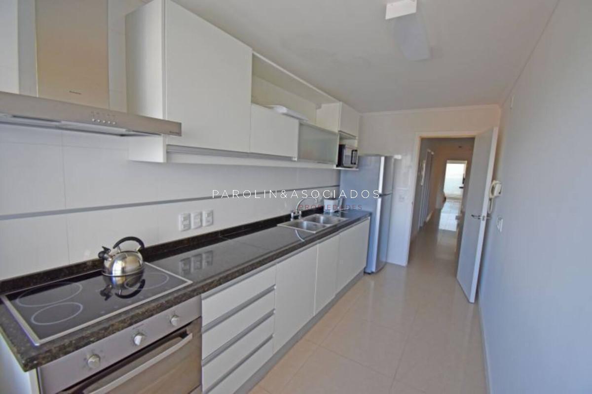 Foto de Departamento en venta en Casino Tower, Oportunidad en Punta del Este, imagen 5