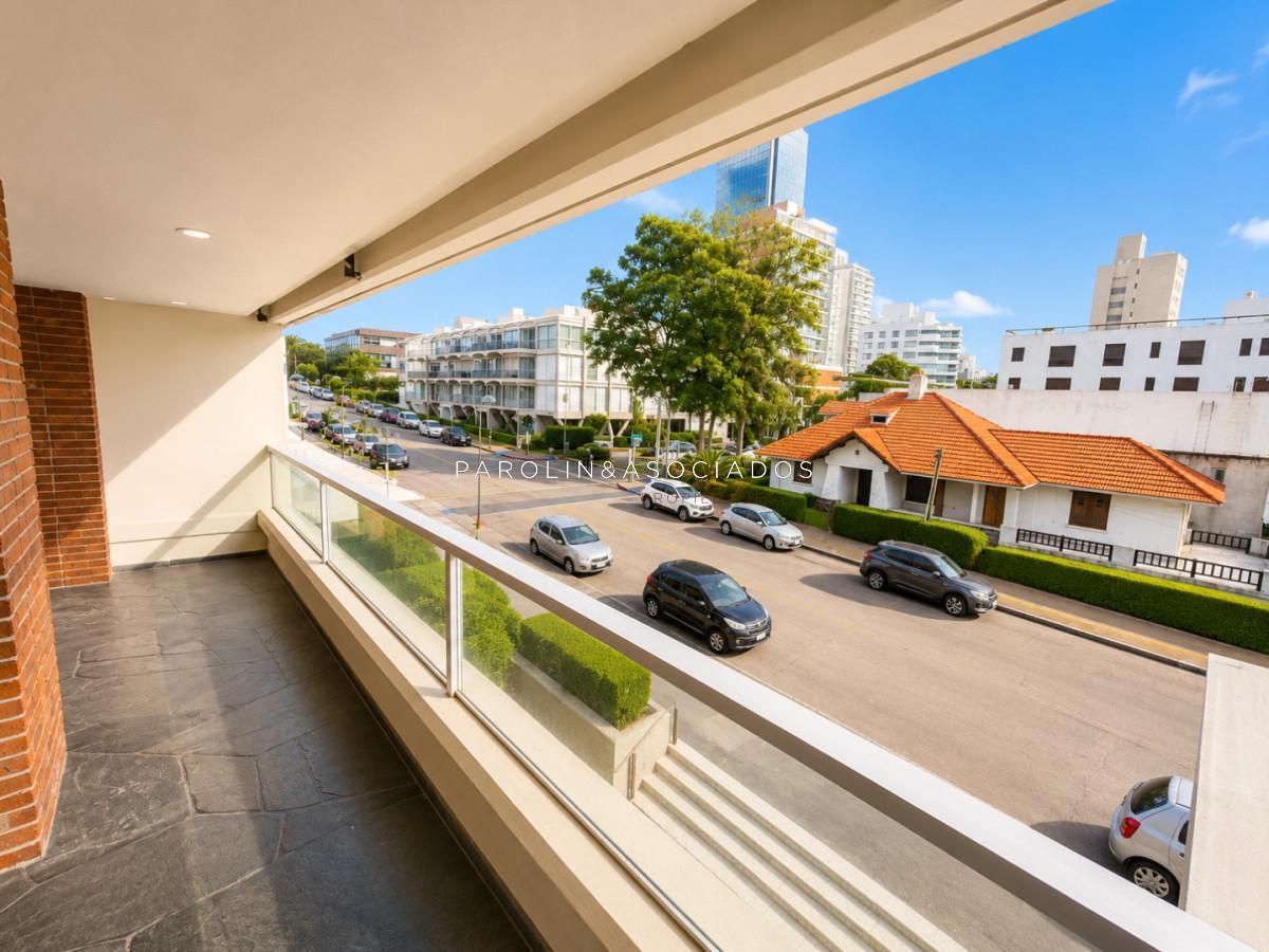 Foto de Departamento en venta en La Caleta, Oportunidad en Punta del Este, imagen 3