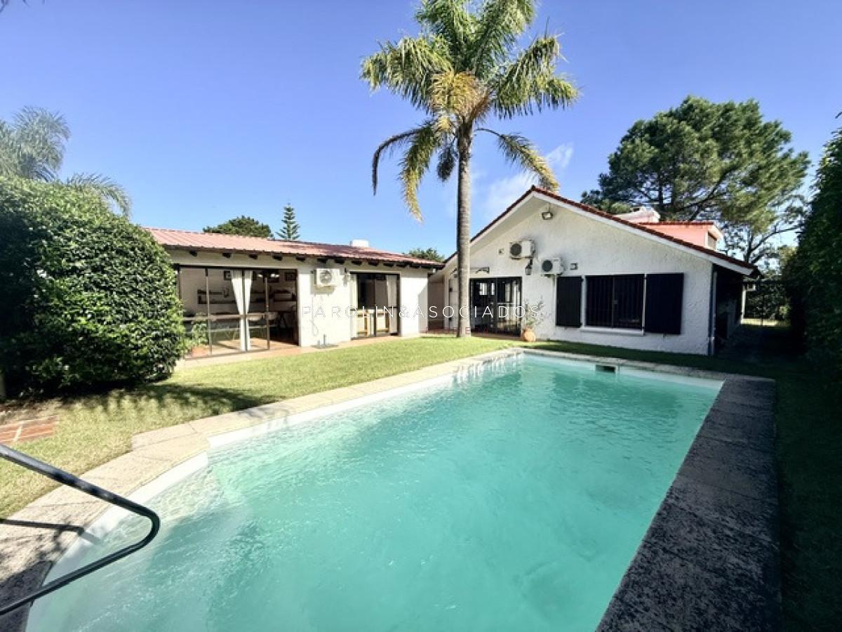 Foto de Venta casa con 3 dormitorios y medio con piscina, imagen 1