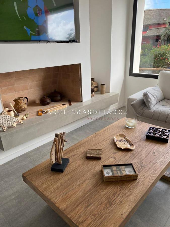 Foto de Casa de 4 dormitorios en venta Manantiales, imagen 3