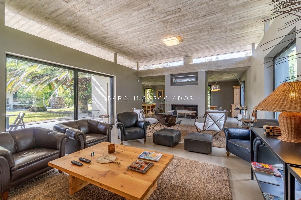 Foto de Casa en Venta en Solanas 5 dormitorios, imagen 3
