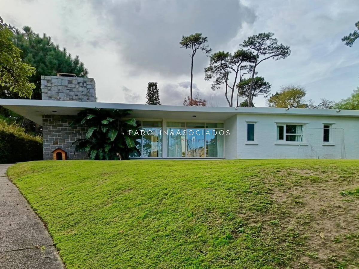 Foto de Excelente casa en Pinares. 3 suites, piscina y parrillero, imagen 1