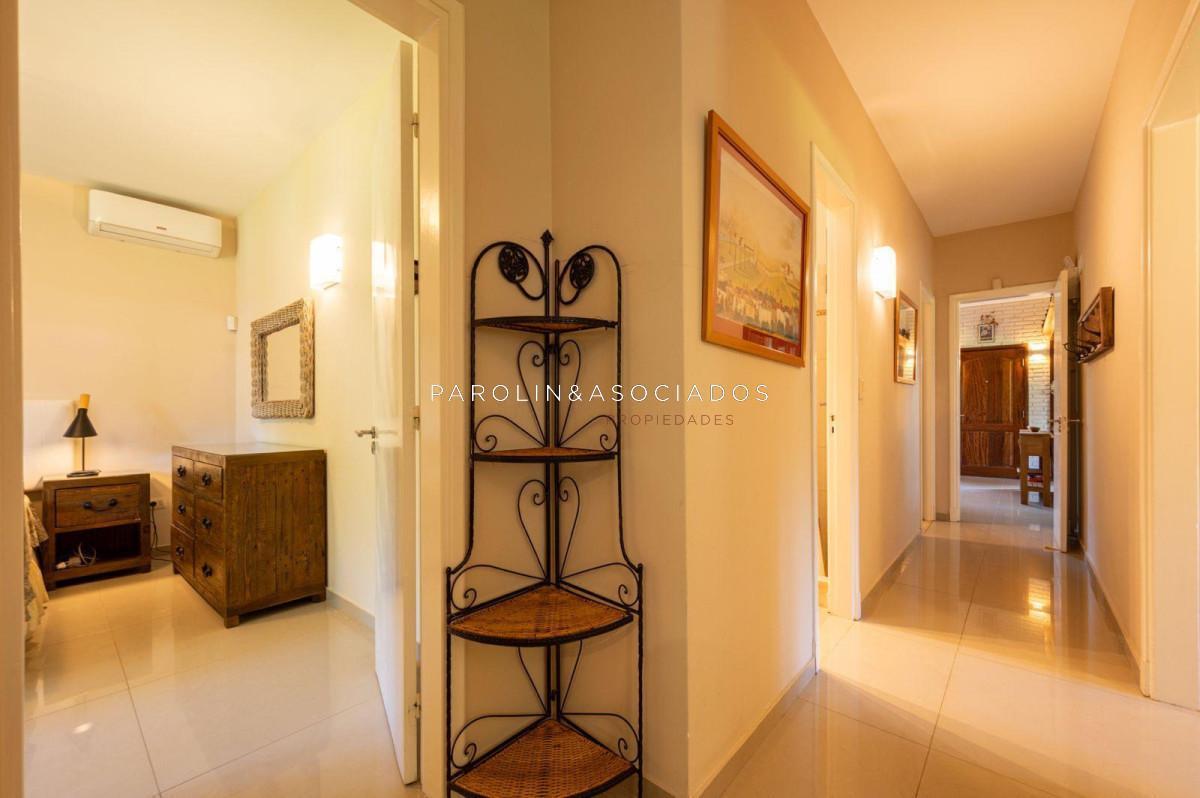 Foto de Casa en Venta de 3 Dormitorios y dependencia de servicio, Marly Punta, imagen 5