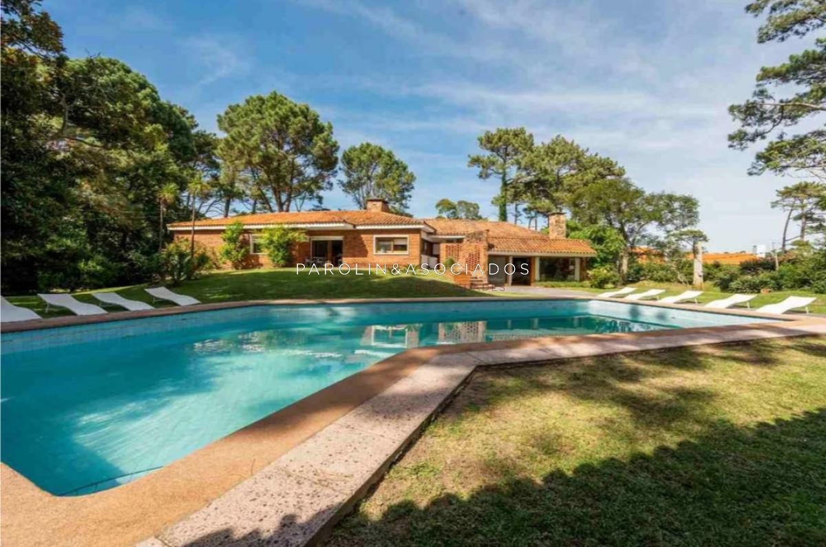 Foto de Casa en venta de 4 dormitorios en Playa Mansa.Punta del Este., imagen 2