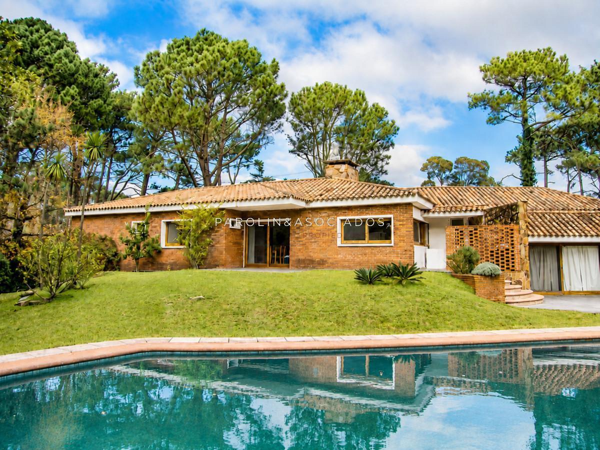 Foto de Casa en venta de 4 dormitorios en Playa Mansa.Punta del Este., imagen 1
