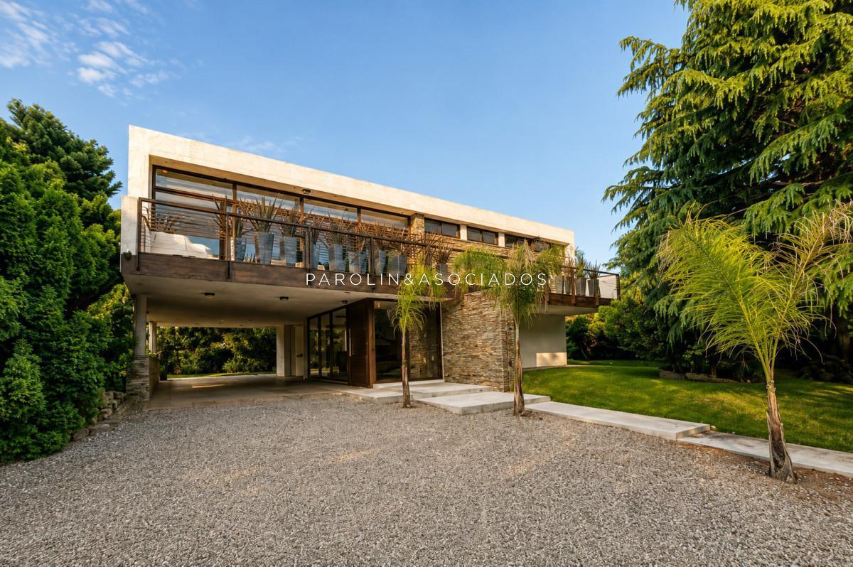 Foto de Venta Casa en Playa Mansa, 4 dormitorios, 4 baños, Piscina climatizada, imagen 1