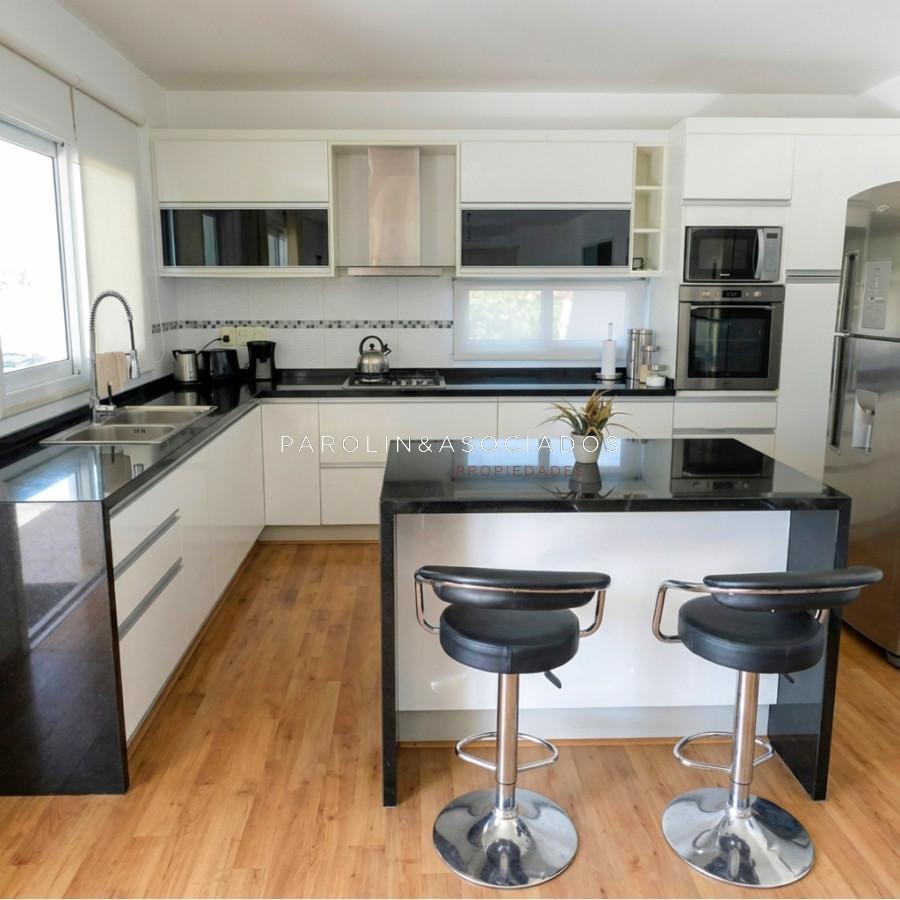 Foto de Casa moderna de 3 dormitorios con estilo minimalista cercana al mar, imagen 5