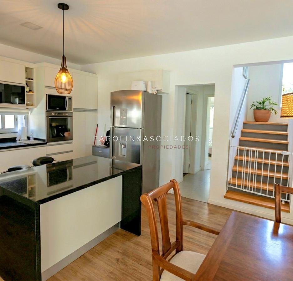 Foto de Casa moderna de 3 dormitorios con estilo minimalista cercana al mar, imagen 4