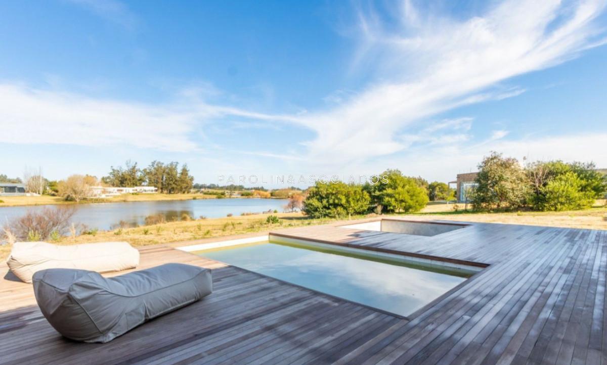 Foto de Casa en Venta de 3 Dormitorios en Barrio Privado Pueblo Mio, Punta del, imagen 1