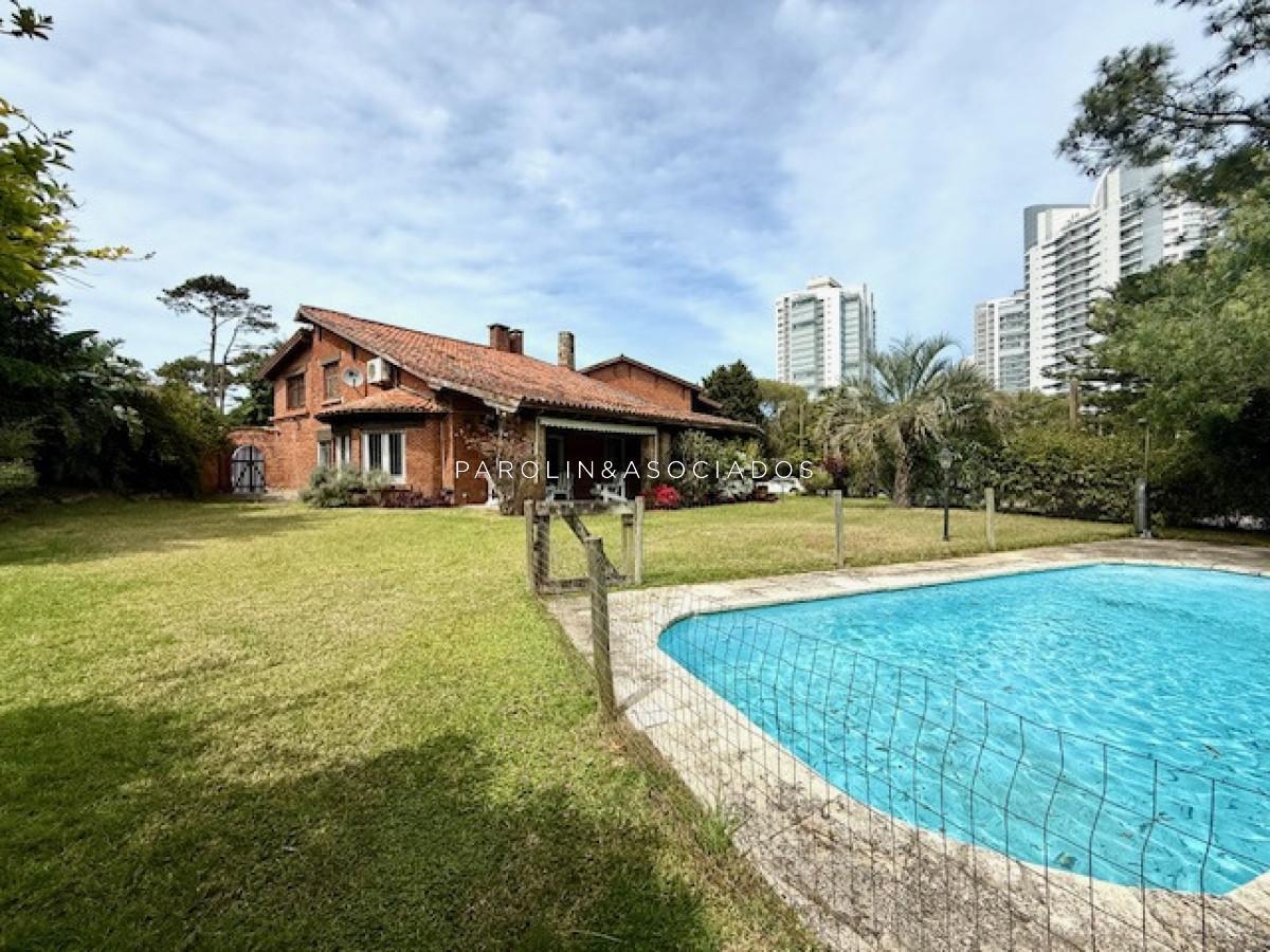 Foto de Venta 7 dormitorios, 8 baños más dependencias de servicio, imagen 2