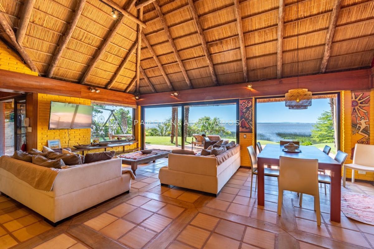 Foto de Casa 4 DORMITORIOS en Laguna del Sauce , Punta Ballena, imagen 2