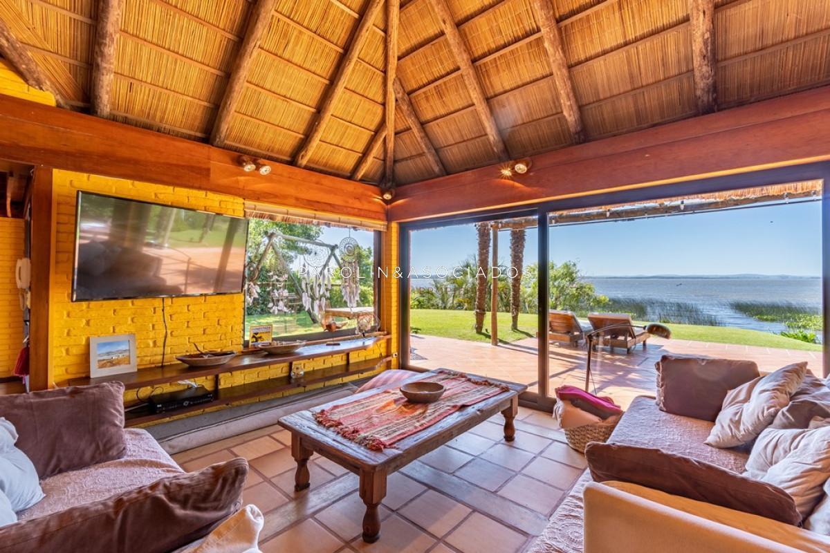 Foto de Casa 4 DORMITORIOS en Laguna del Sauce , Punta Ballena, imagen 3