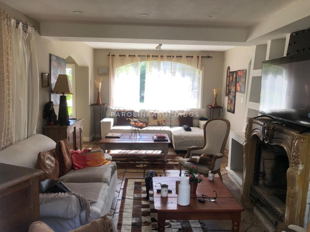 Foto de Casa de 4 dormitorios en venta - Pinares, imagen 1