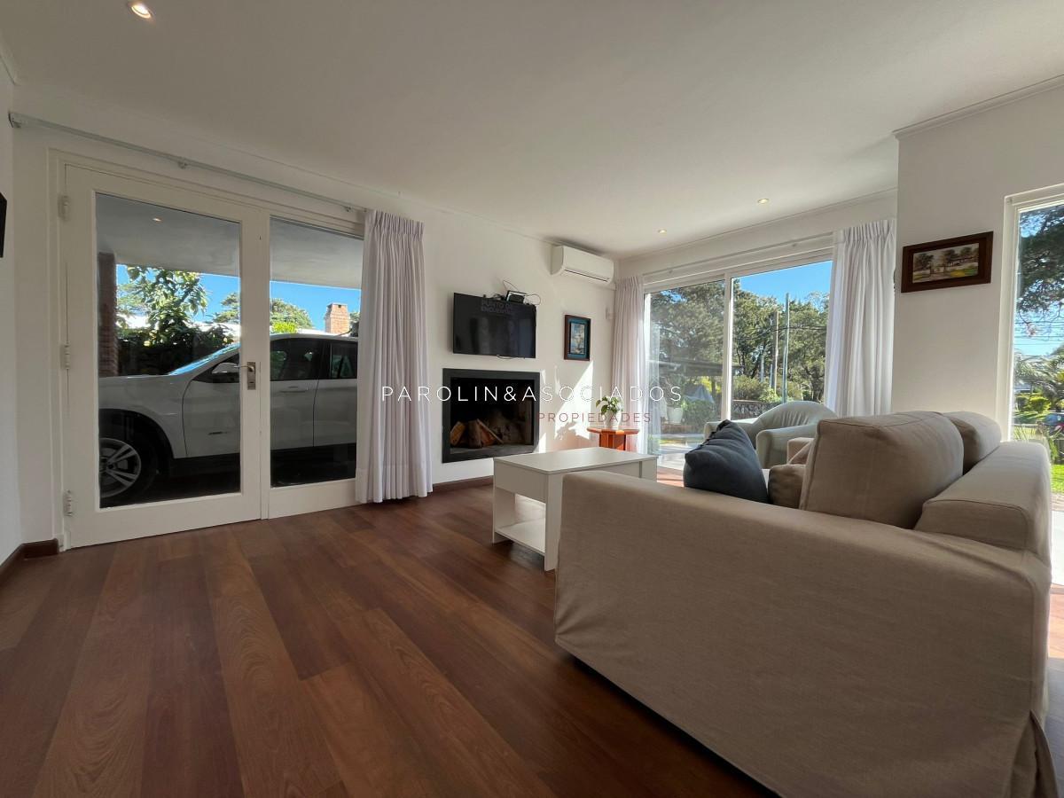 Foto de CASA EN VENTA DE 3 DORMITORIOS Y DEPENDENCIA PISCINA CLIMATIZADA SOLANAS, imagen 3