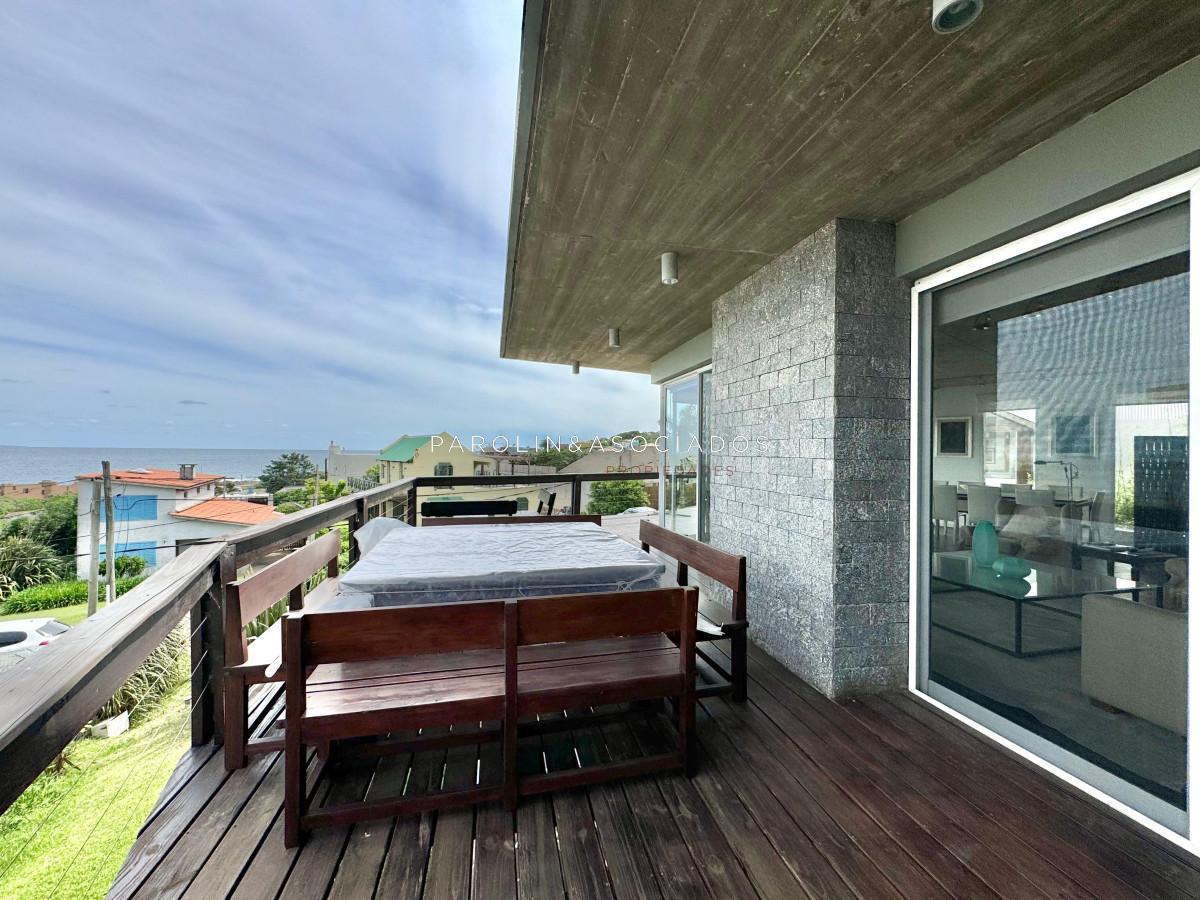 Foto de Casa en Venta de 5 Dormitorios en Manantiales, imagen 2