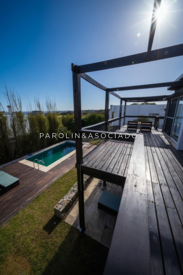 Foto de Casa de Seis Dormitorios en Venta en El Chorro, Manantiales, imagen 4