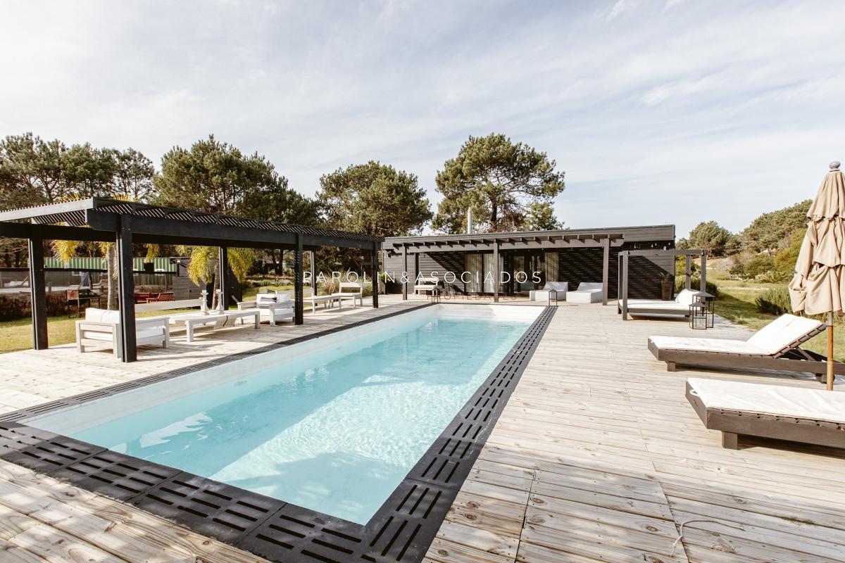 Foto de Casa en venta de 4 dormitorios en Laguna Escondida, Punta del Este., imagen 1