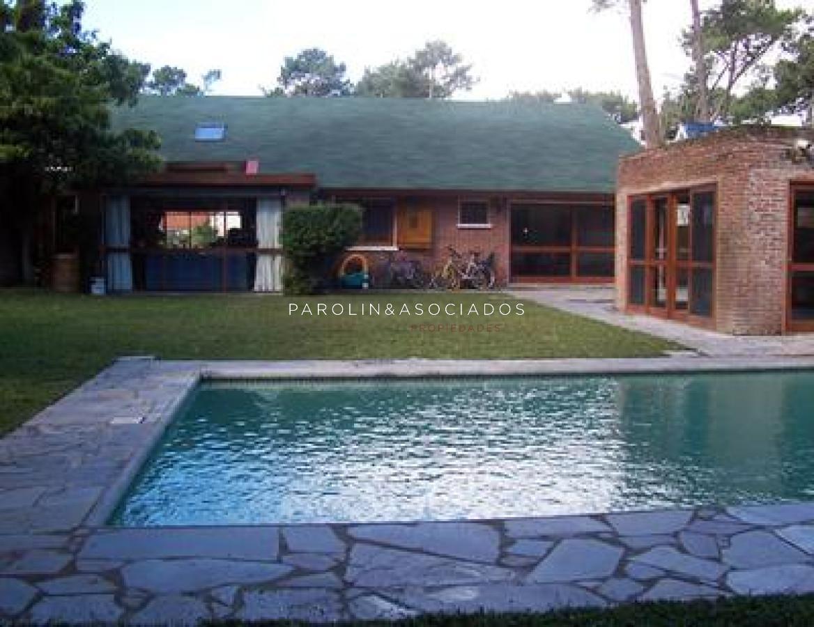 Foto de Amplia casa en venta de 2 dormitorios en Golf, Punta del Este., imagen 1