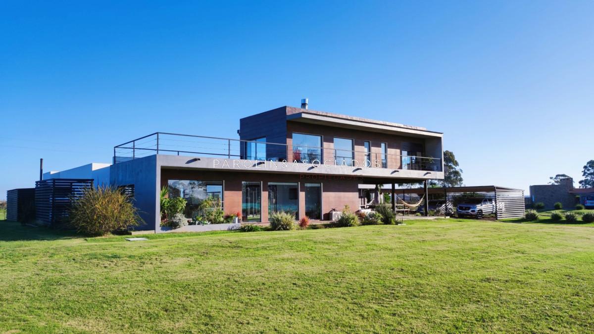 Foto de Casa en Venta de 6 Dormitorios en Barrio Privado El Quijote, Punta del, imagen 1