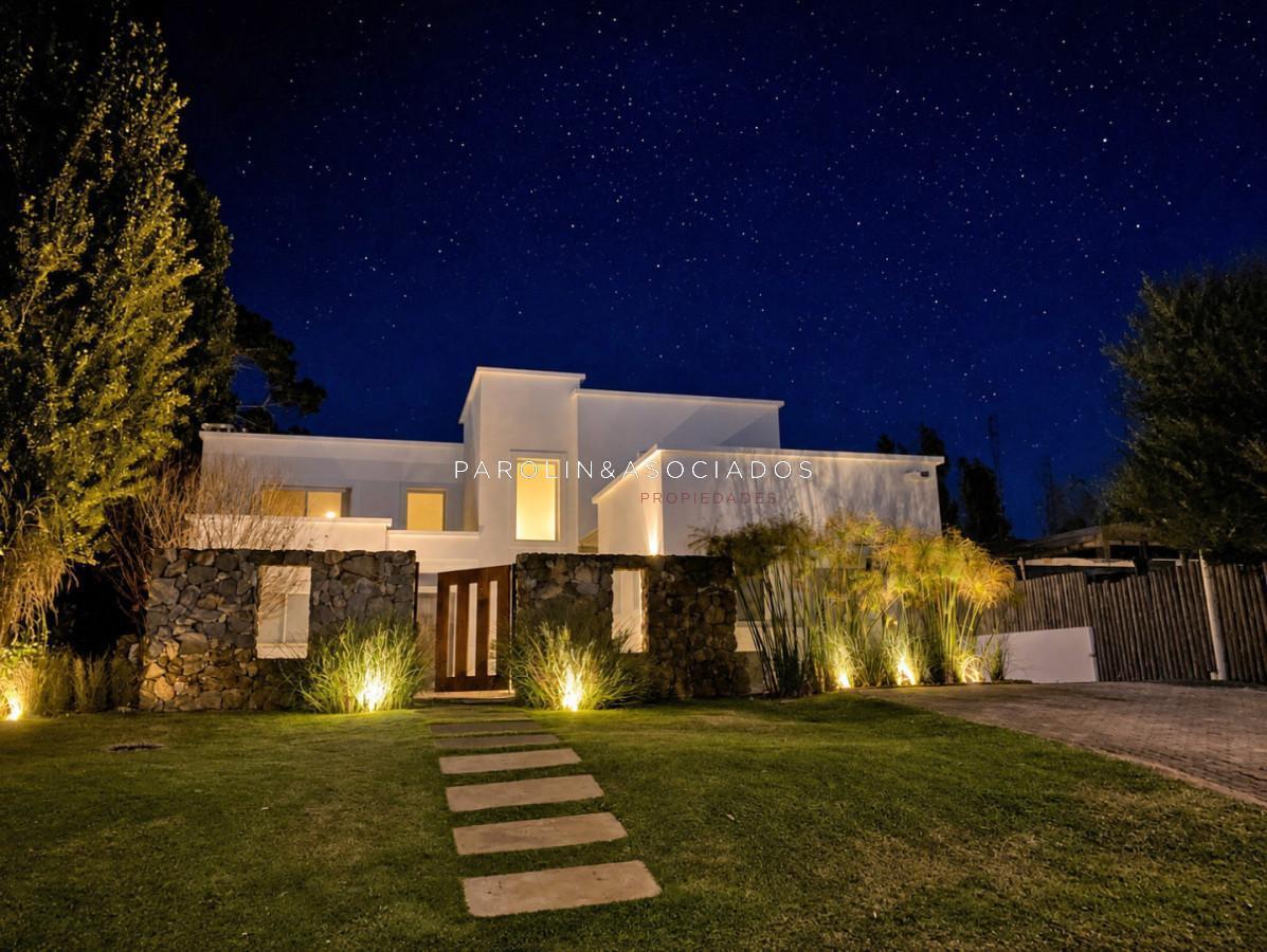 Foto de Casa en venta de 4 dormitorios en barrio privado, Punta del Este., imagen 4