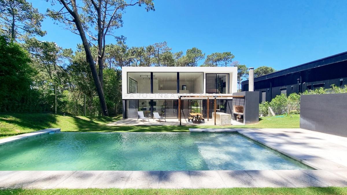Foto de Casa a Estrenar en Barrio Privado. 4 Suites, Piscina climatizada, losa, imagen 1