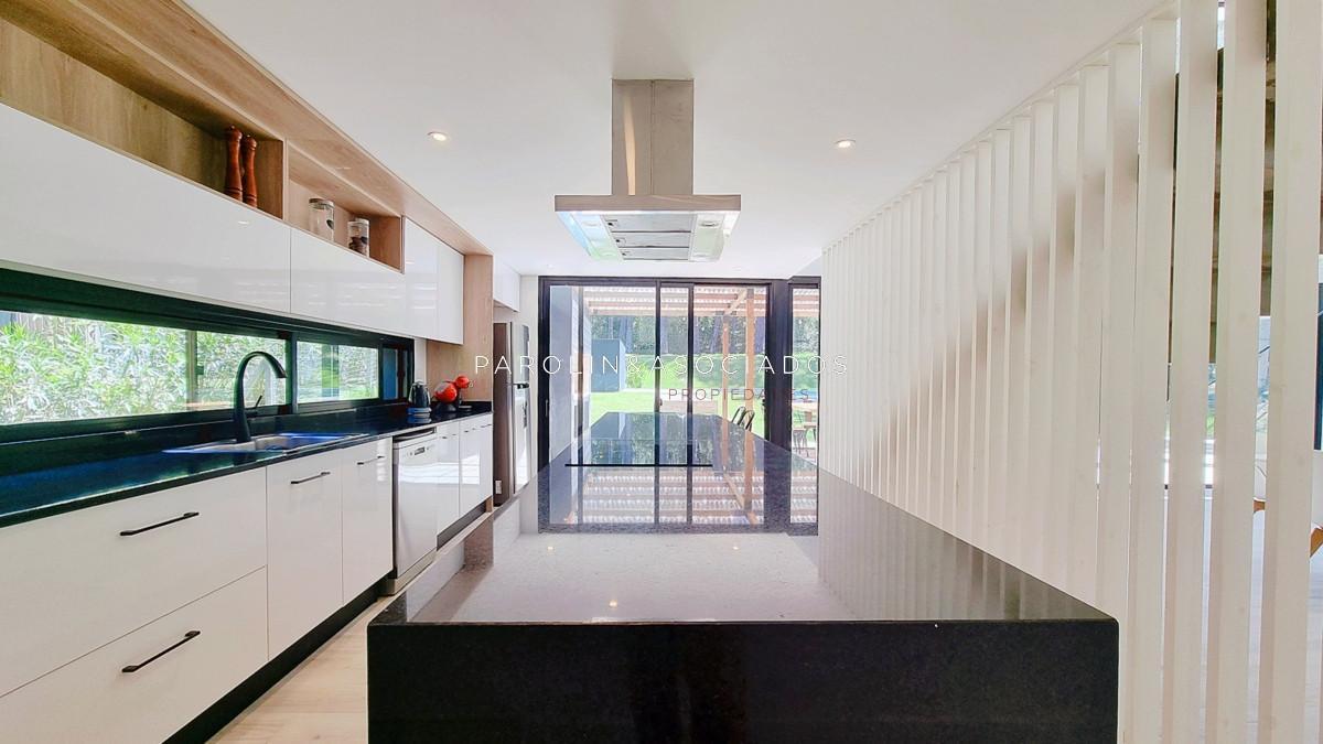 Foto de Casa a Estrenar en Barrio Privado. 4 Suites, Piscina climatizada, losa, imagen 3