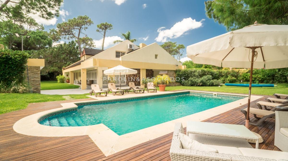 Foto de Casa en venta de 6 dormitorios, con Piscina en Punta del Este., imagen 2