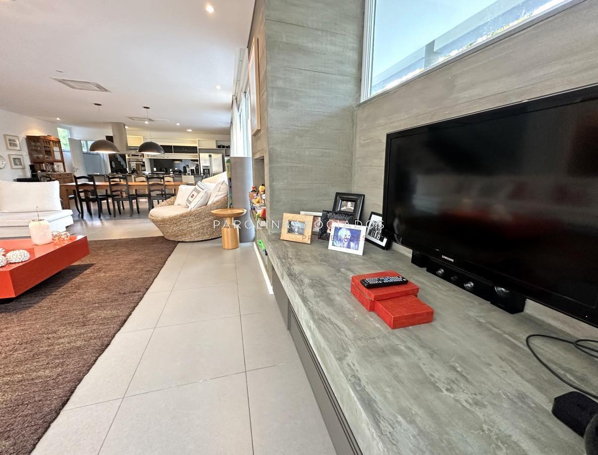 Foto de CAsa en venta en barrio privado con 5 suites, Punta del Este., imagen 2