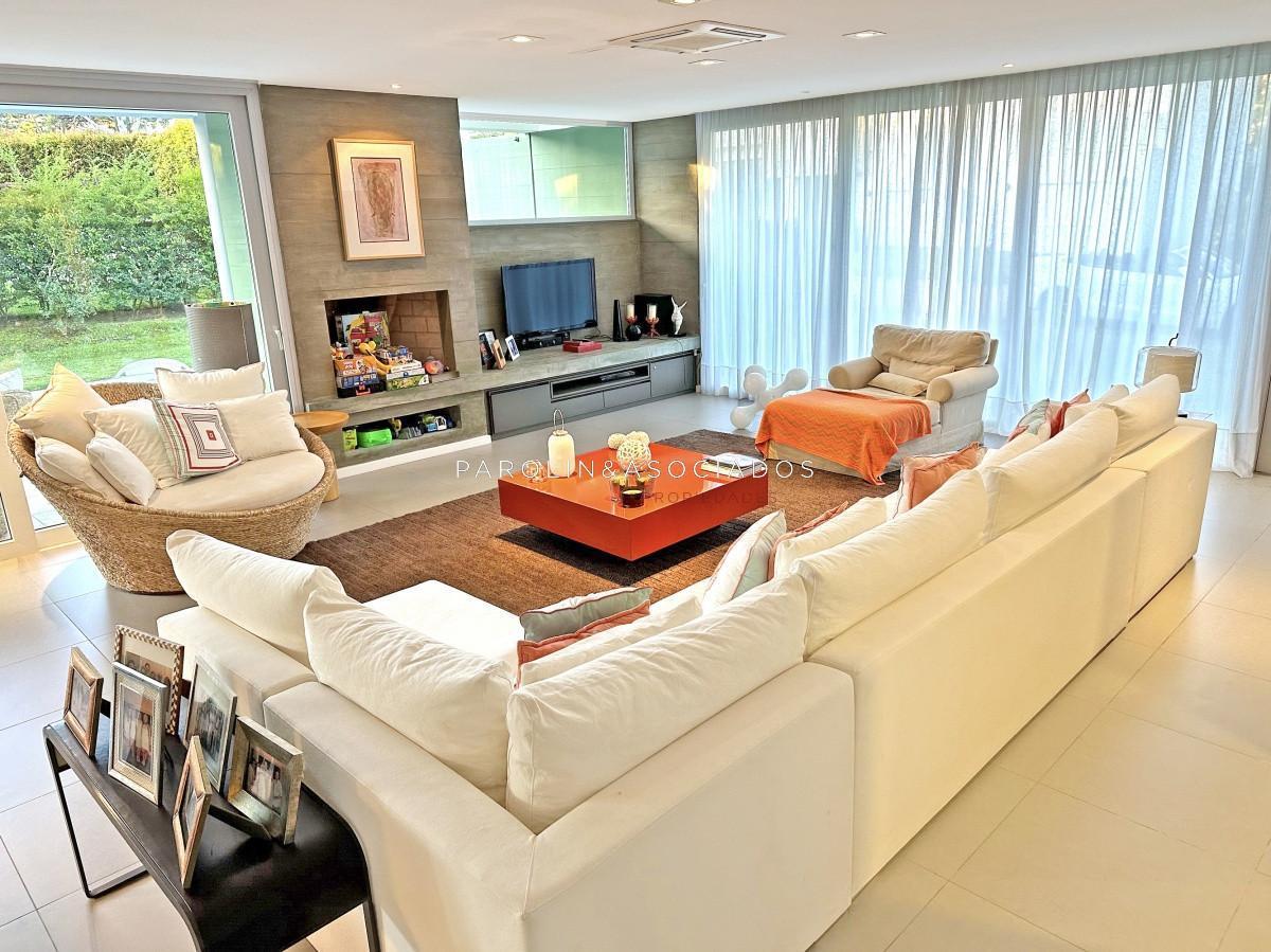 Foto de CAsa en venta en barrio privado con 5 suites, Punta del Este., imagen 4