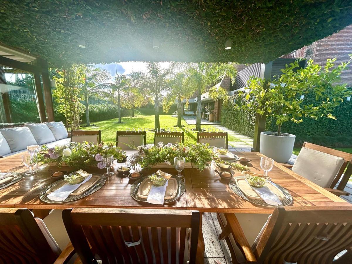 Foto de Excelente propiedad con 4 suites en el corazón de la Mansa, Punta del, imagen 1
