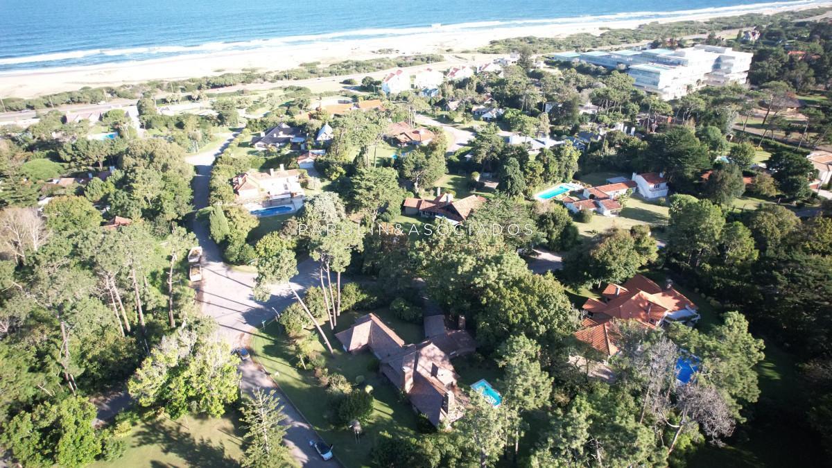 Foto de Hermosa casa en venta en Golf, Punta del Este., imagen 1