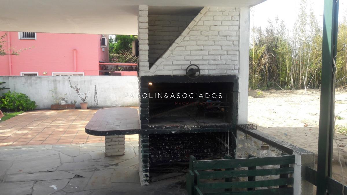 Foto de EXCELENTE UBICACION PARA VIVIR TODO EL AÑO! CASA EN VENTA ZONA DE PLAYA, imagen 2